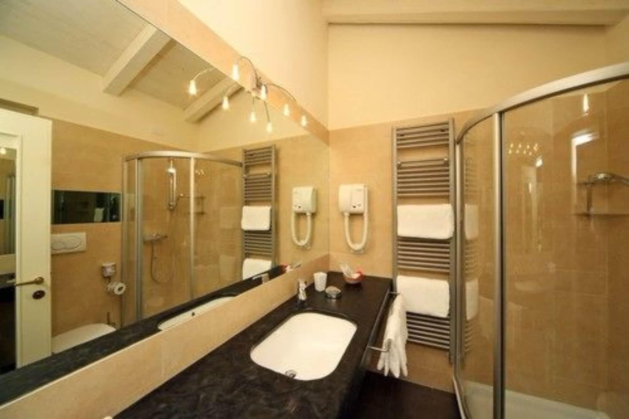 Hotel Sailing Center Мальчезине Экстерьер фото