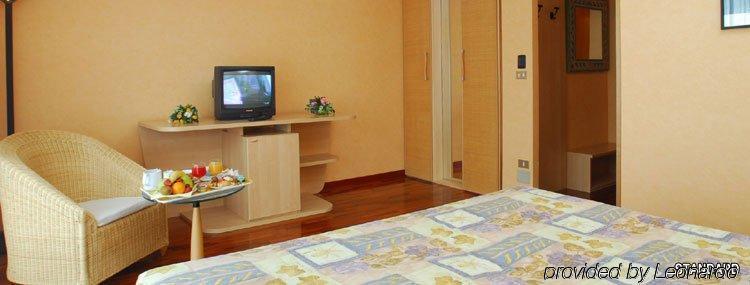 Hotel Sailing Center Мальчезине Номер фото