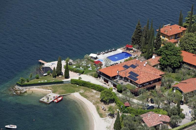 Hotel Sailing Center Мальчезине Экстерьер фото